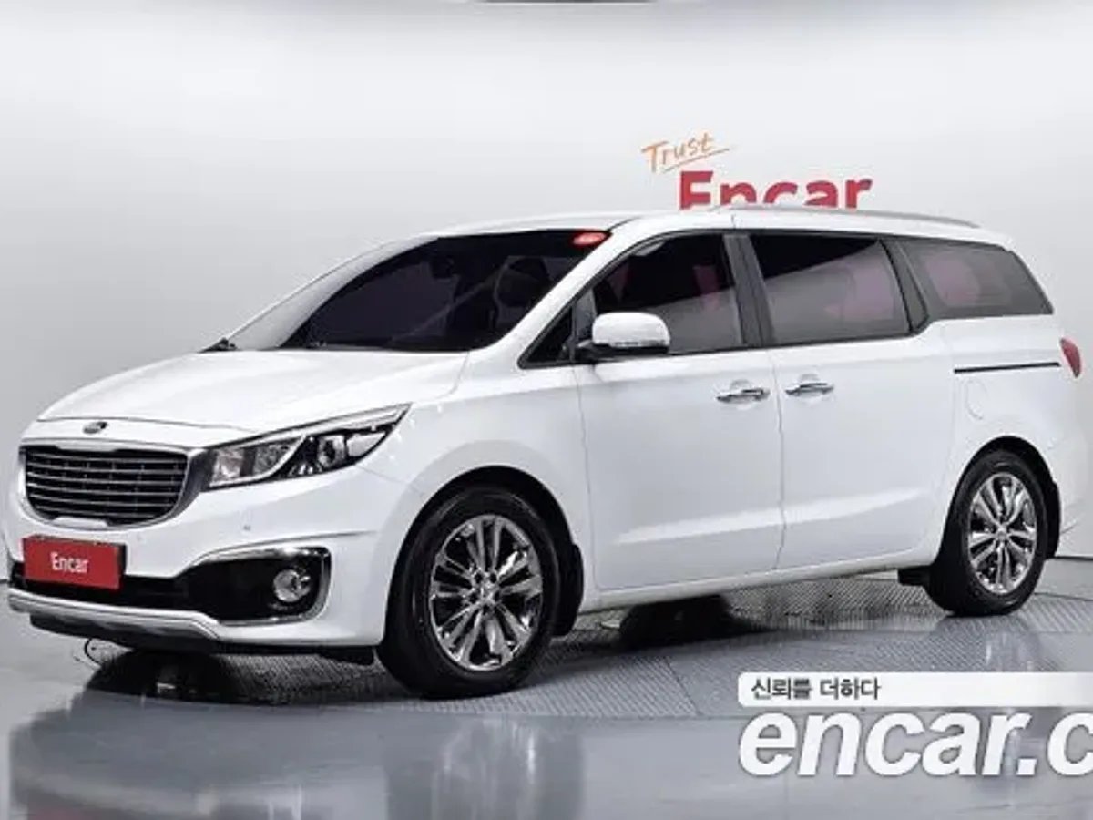 KIA Canival — تك توب