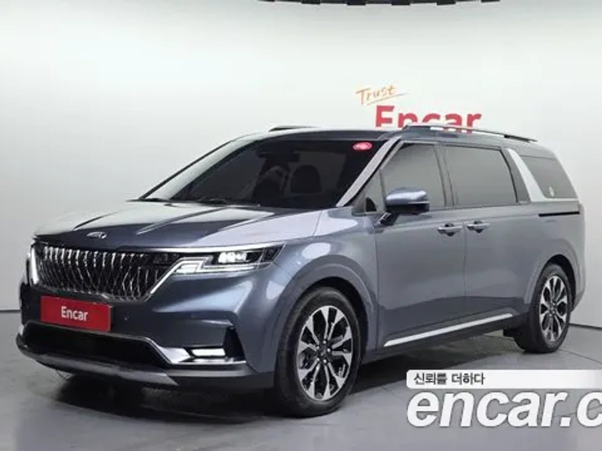 KIA Carnival 2WD — تك توب